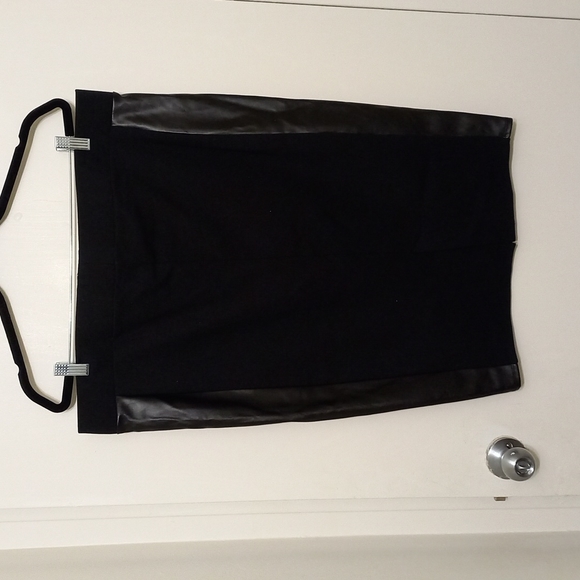 Torrid Midi pencil skirt - Picture 2 of 6